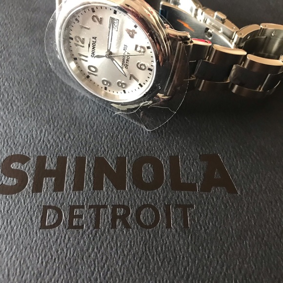 Shinola silver watch - Picture 4 of 5